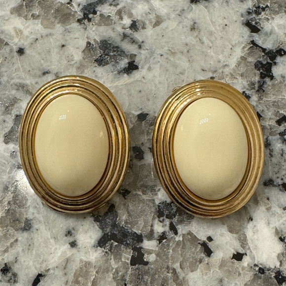CHRISTIAN DIOR CLIP ON EARRINGS - Picture 1 of 6